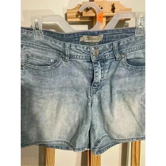 Seven7 Jean shorts women’s light washed size 10 - Picture 4 of 9